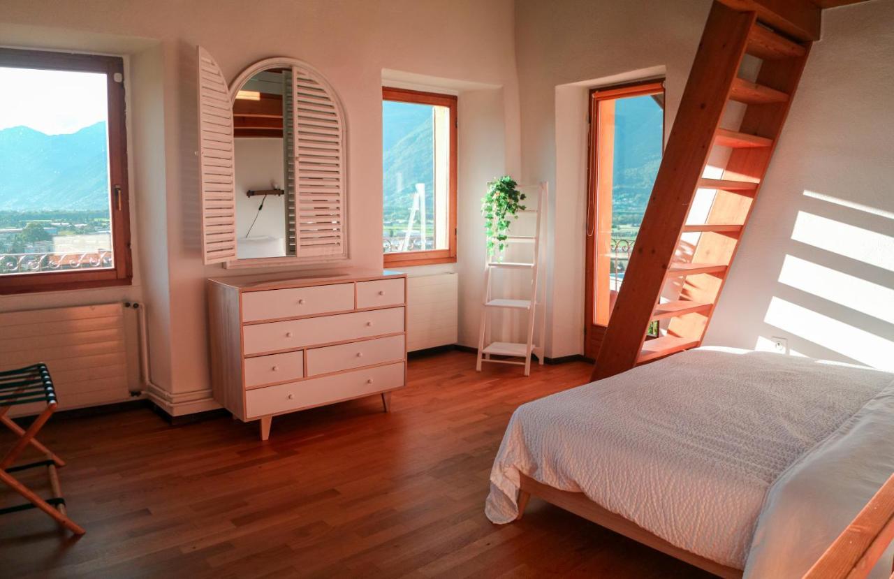 Wisteria House - Holiday Apartment Cadenazzo Extérieur photo