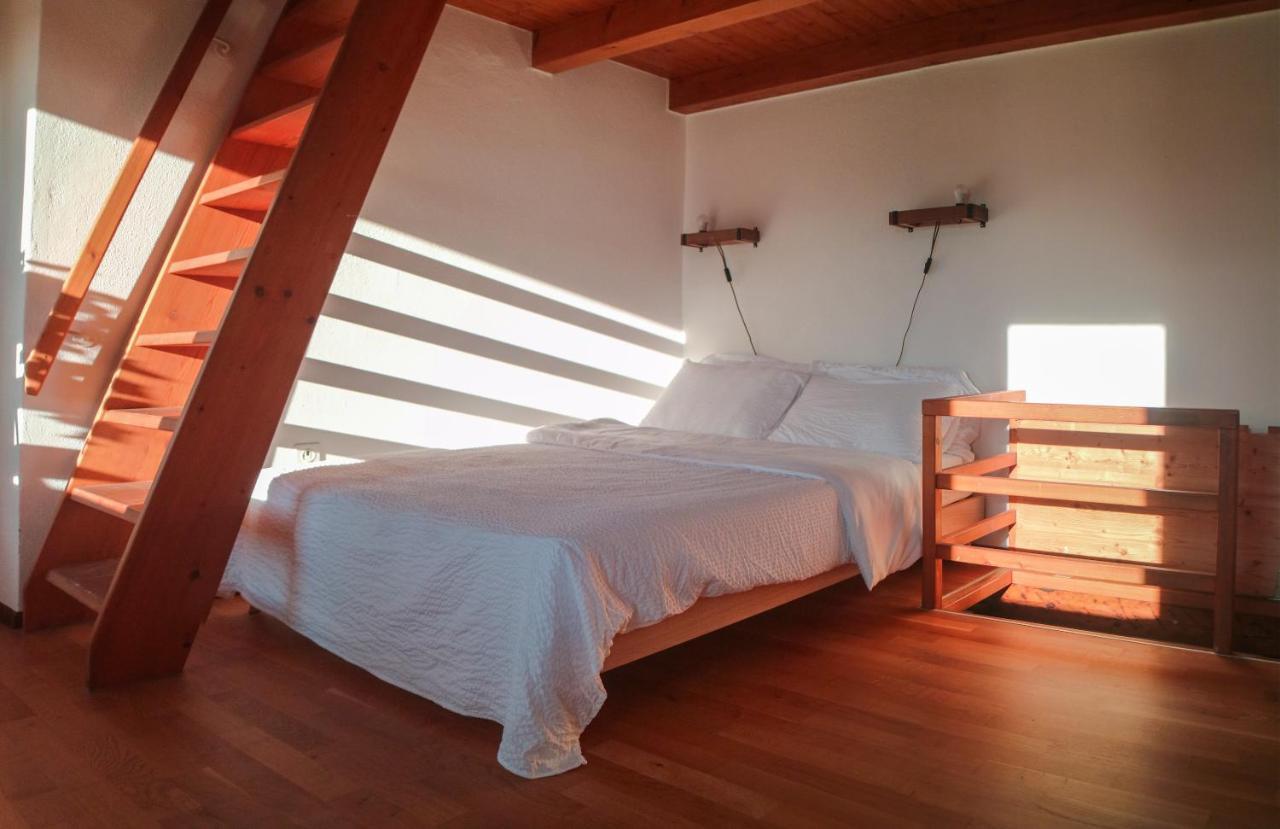 Wisteria House - Holiday Apartment Cadenazzo Extérieur photo