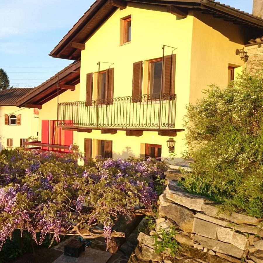 Wisteria House - Holiday Apartment Cadenazzo Extérieur photo