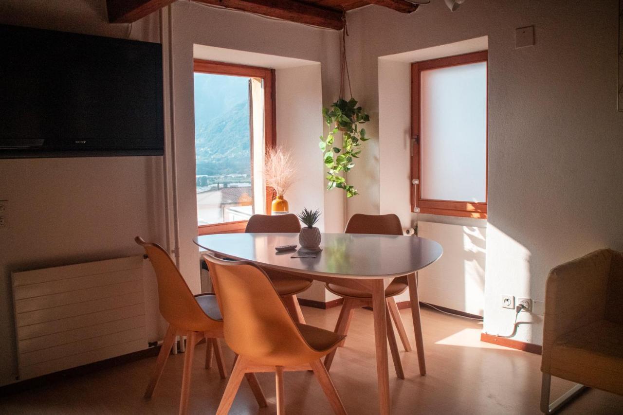 Wisteria House - Holiday Apartment Cadenazzo Extérieur photo